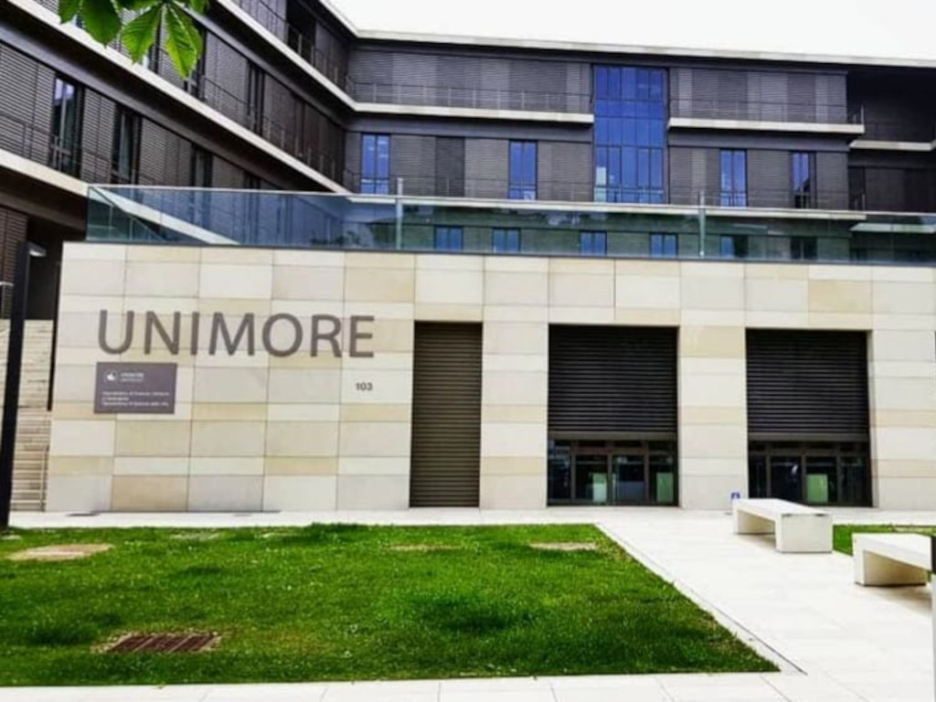 unimore 2 4